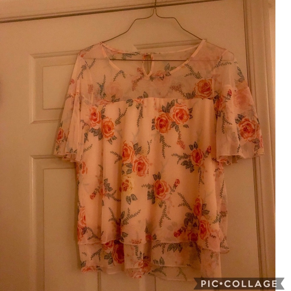 NWT NY Collection Ruffled Top